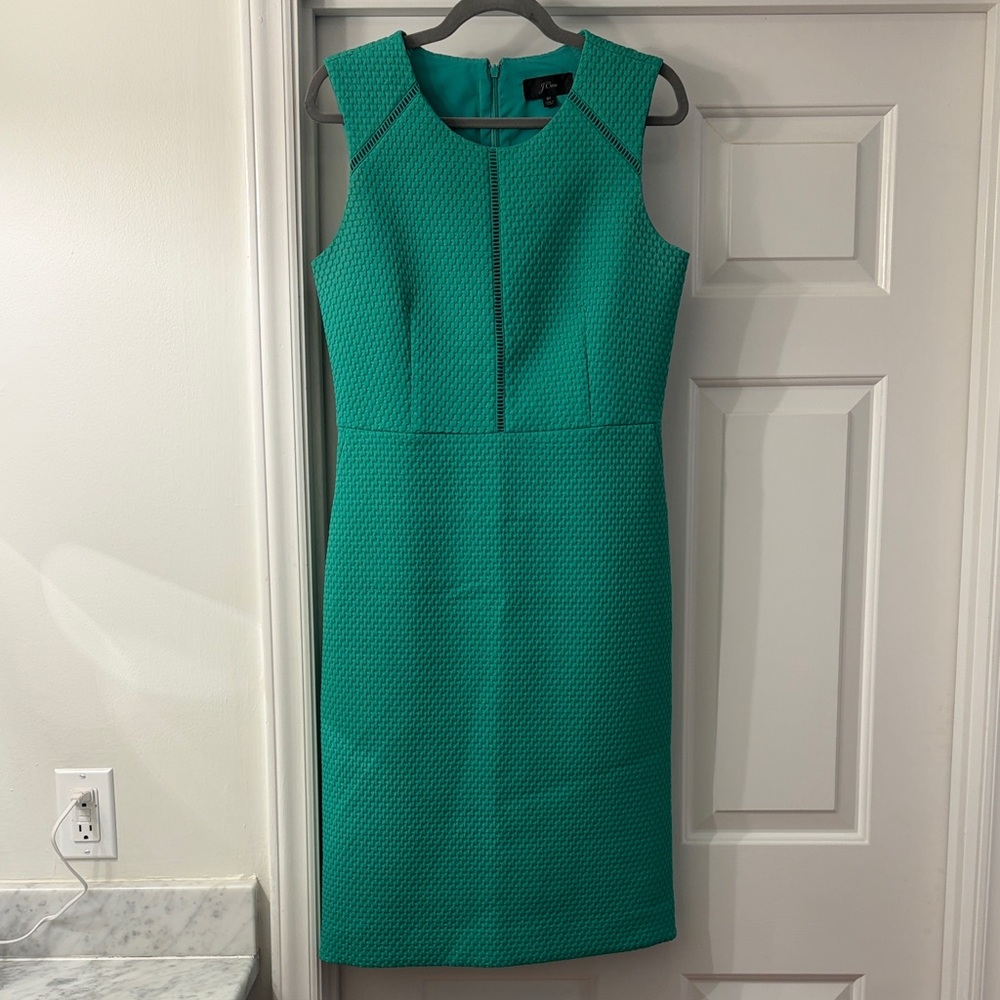 Green Sleeveless Textured Sheath Dress